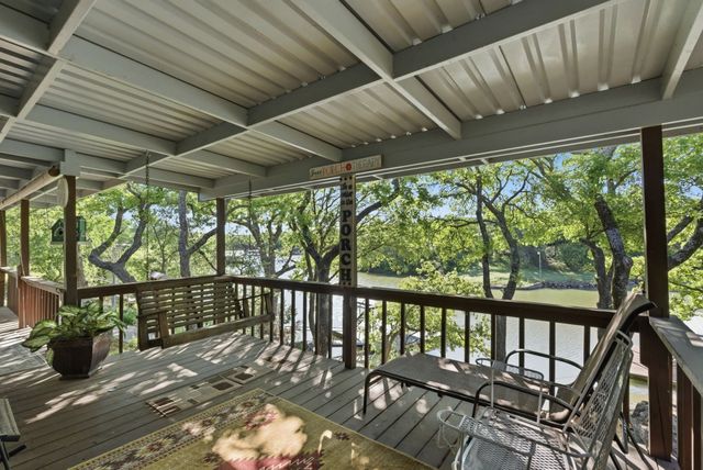 1069 Kennon Point, Palo Pinto, TX 76484