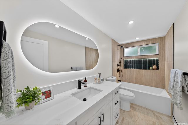 286 Hoomalu Street, Pearl City, HI 96782