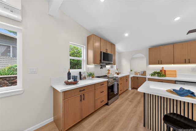286 Hoomalu Street, Pearl City, HI 96782