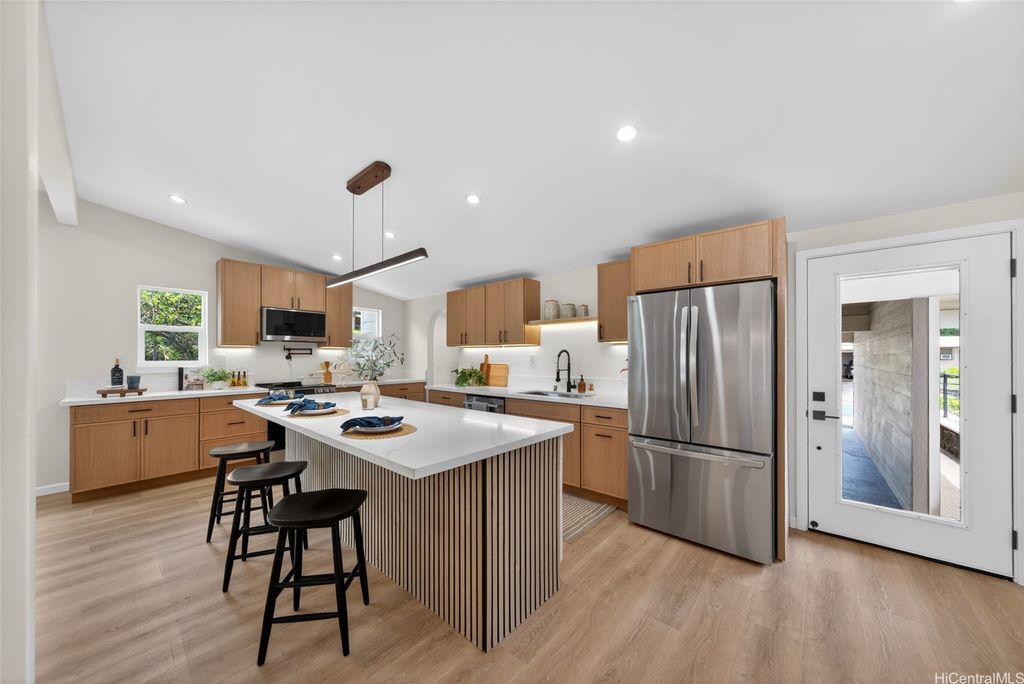 286 Hoomalu Street, Pearl City, HI 96782