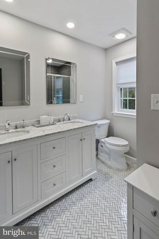 10 BOULDER BROOK DR, Wilmington, DE 19803