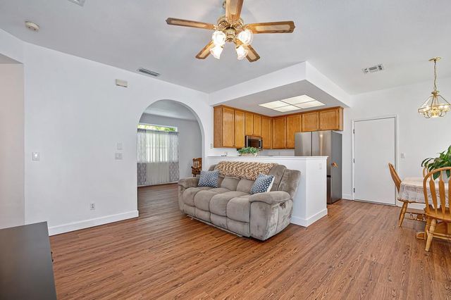 520 Harling Ct, Rio Linda, CA 95673