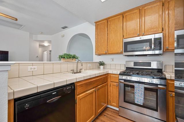 520 Harling Ct, Rio Linda, CA 95673