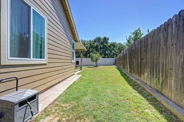 520 Harling Ct, Rio Linda, CA 95673