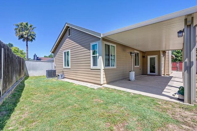 520 Harling Ct, Rio Linda, CA 95673