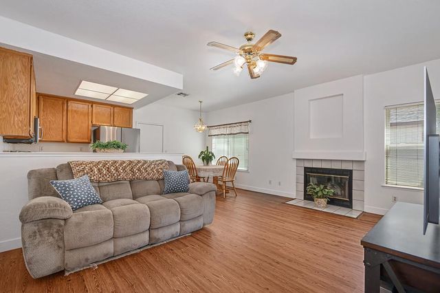 520 Harling Ct, Rio Linda, CA 95673