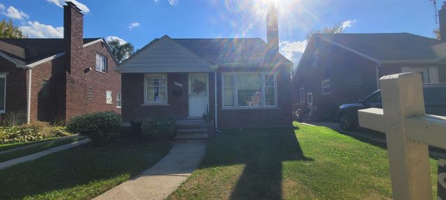 20506 Lochmoor Street, Harper Woods, MI 48225