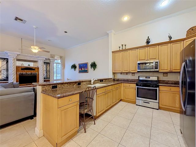 19302 SW 68th Street, Pembroke Pines, FL 33332