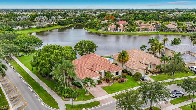 19302 SW 68th Street, Pembroke Pines, FL 33332
