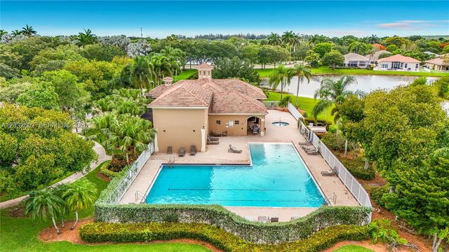 19302 SW 68th Street, Pembroke Pines, FL 33332