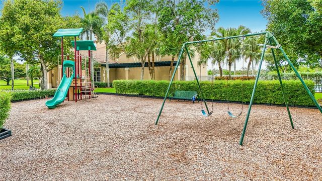 19302 SW 68th Street, Pembroke Pines, FL 33332
