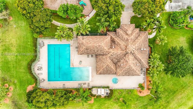 19302 SW 68th Street, Pembroke Pines, FL 33332