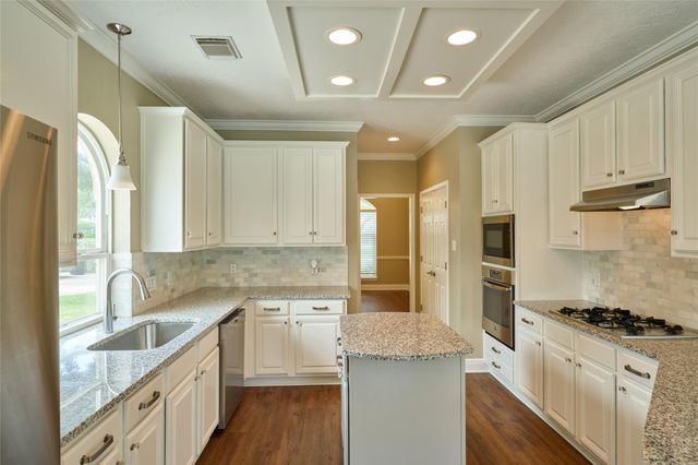 2034 Nature Park Lane, Spring, TX 77386