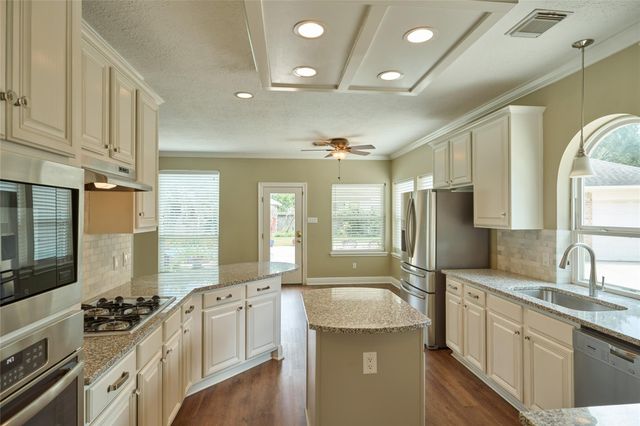 2034 Nature Park Lane, Spring, TX 77386