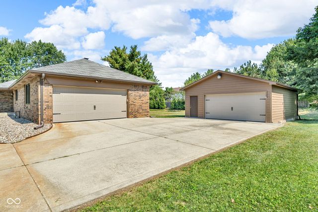 6795 Crown Drive, Brownsburg, IN 46112