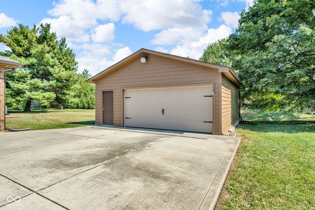 6795 Crown Drive, Brownsburg, IN 46112