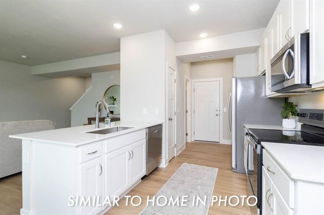 6913 Poppy Court, Johnston, IA 50131