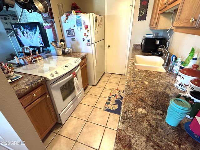 5306 W SHEENA Drive, Glendale, AZ 85306