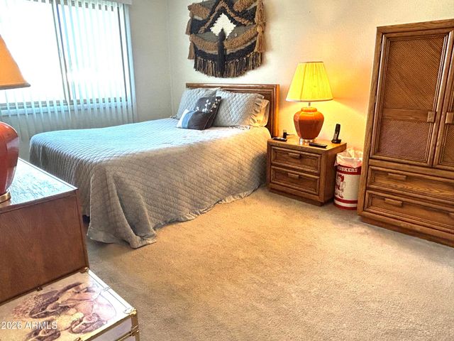 5306 W SHEENA Drive, Glendale, AZ 85306