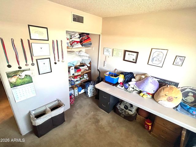 5306 W SHEENA Drive, Glendale, AZ 85306