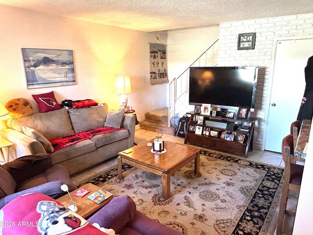 5306 W SHEENA Drive, Glendale, AZ 85306