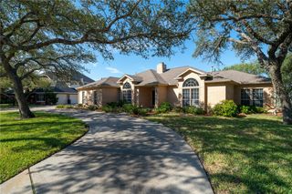 713 Waterwood St, Rockport, TX 78382