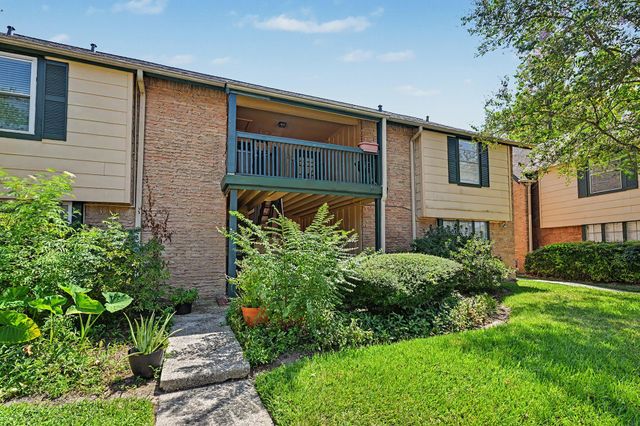 8211 Kingsbrook Road 205, Houston, TX 77024