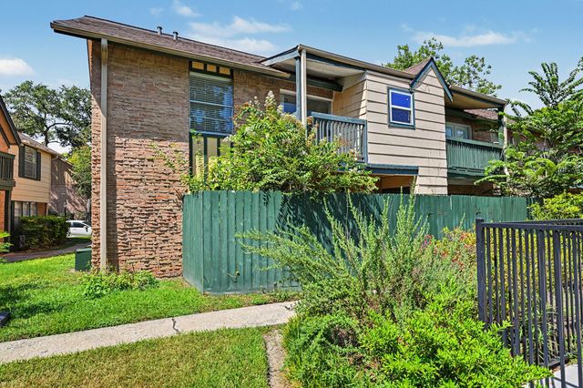 8211 Kingsbrook Road 205, Houston, TX 77024