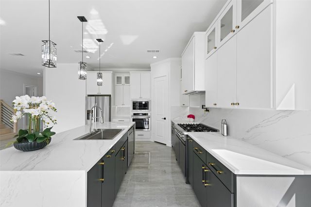 703 Buckalew Street, Dallas, TX 75208