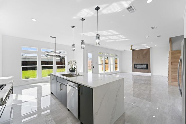 703 Buckalew Street, Dallas, TX 75208