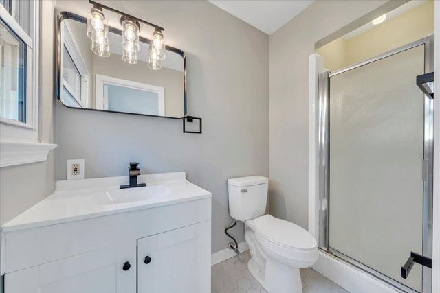 222 Maple DR, Blue Ridge, VA 24064