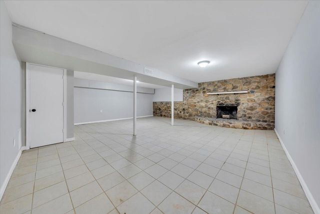 222 Maple DR, Blue Ridge, VA 24064