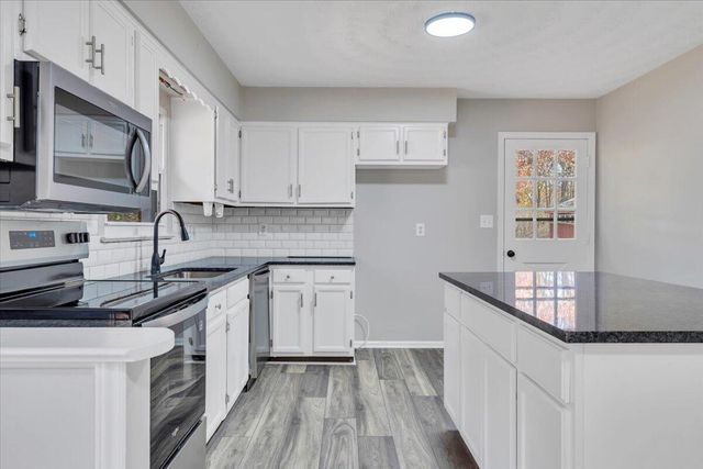 222 Maple DR, Blue Ridge, VA 24064