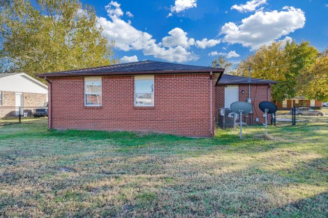 1508 E Catalina, Wichita, KS 67216