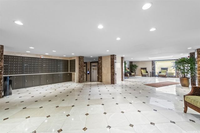 2895 Kalakaua Avenue 1008, Honolulu, HI 96815