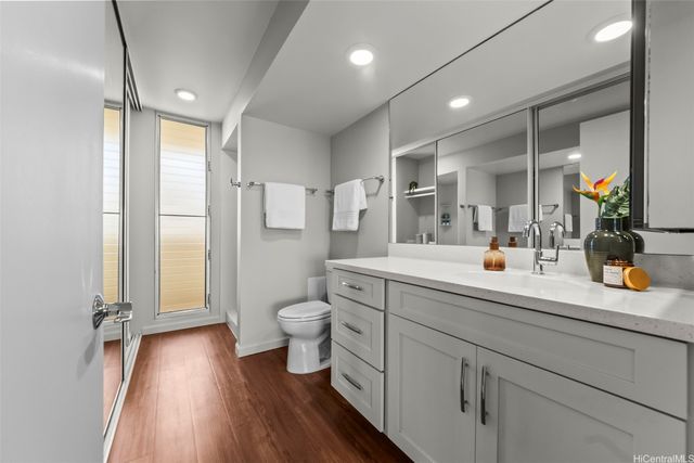 2895 Kalakaua Avenue 1008, Honolulu, HI 96815