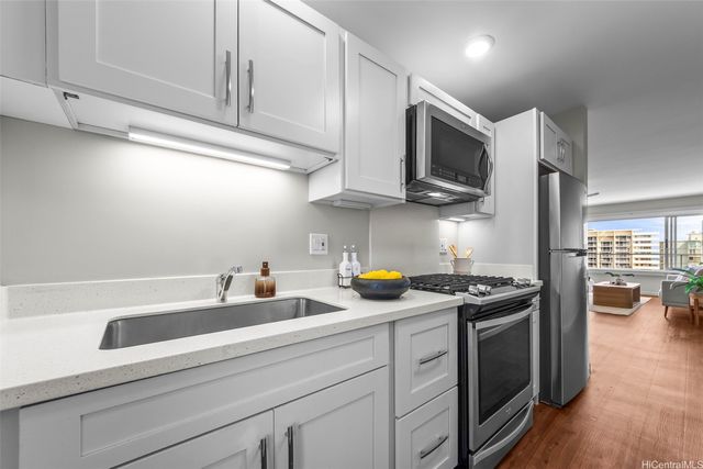 2895 Kalakaua Avenue 1008, Honolulu, HI 96815