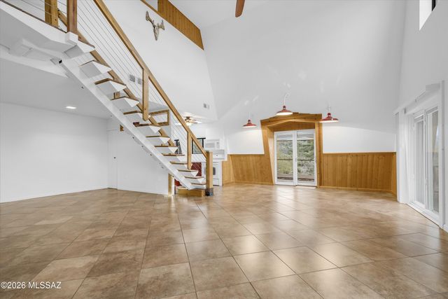 200 N Holiday Drive, Oracle, AZ 85623