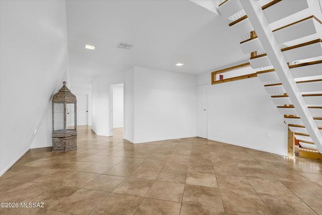 200 N Holiday Drive, Oracle, AZ 85623