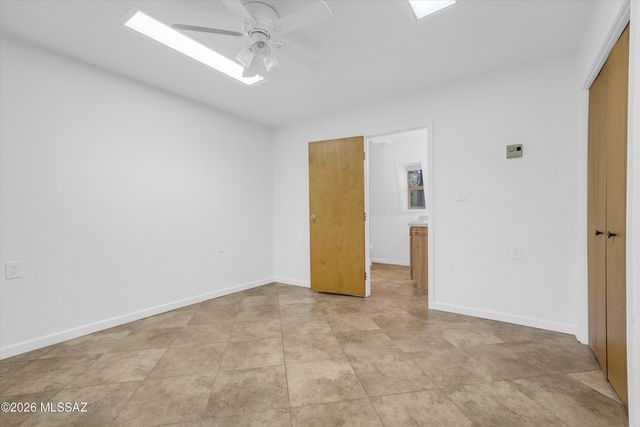 200 N Holiday Drive, Oracle, AZ 85623