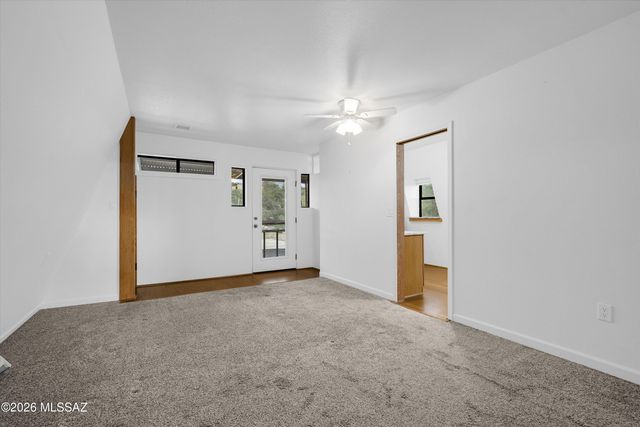 200 N Holiday Drive, Oracle, AZ 85623