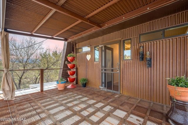 200 N Holiday Drive, Oracle, AZ 85623