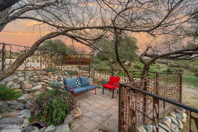 200 N Holiday Drive, Oracle, AZ 85623