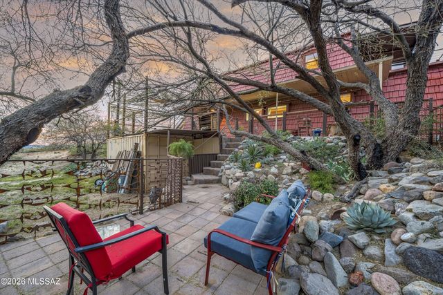 200 N Holiday Drive, Oracle, AZ 85623