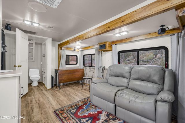 200 N Holiday Drive, Oracle, AZ 85623