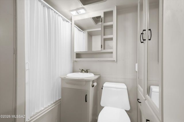 200 N Holiday Drive, Oracle, AZ 85623