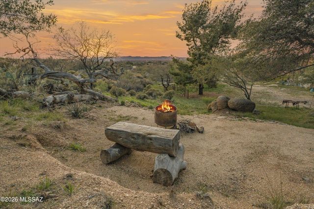 200 N Holiday Drive, Oracle, AZ 85623