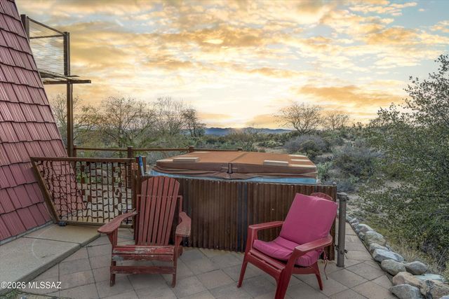 200 N Holiday Drive, Oracle, AZ 85623