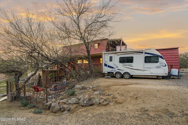 200 N Holiday Drive, Oracle, AZ 85623