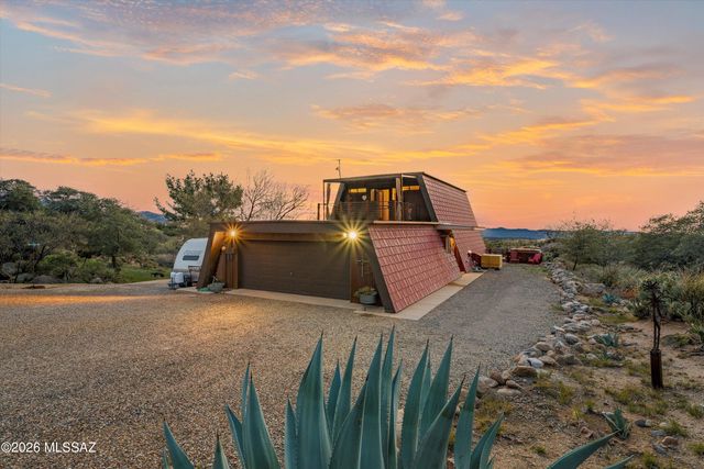 200 N Holiday Drive, Oracle, AZ 85623